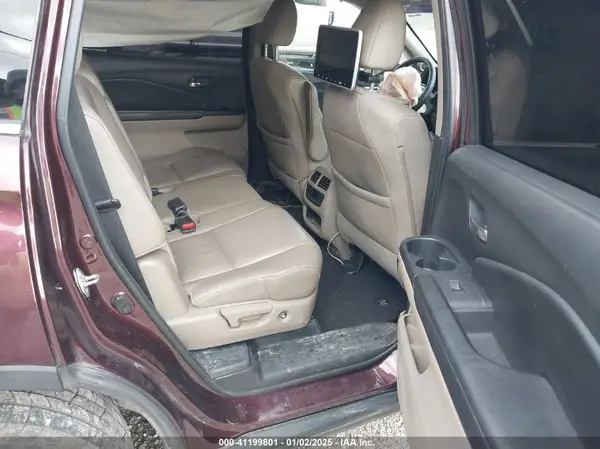 5FNYF6H72HB011066 2017 HONDA PILOT - Image 8