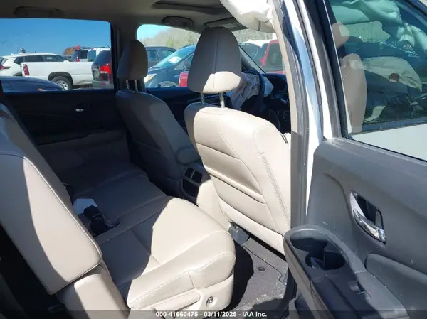 5FNYF6H72HB042737 2017 HONDA PILOT - Image 8