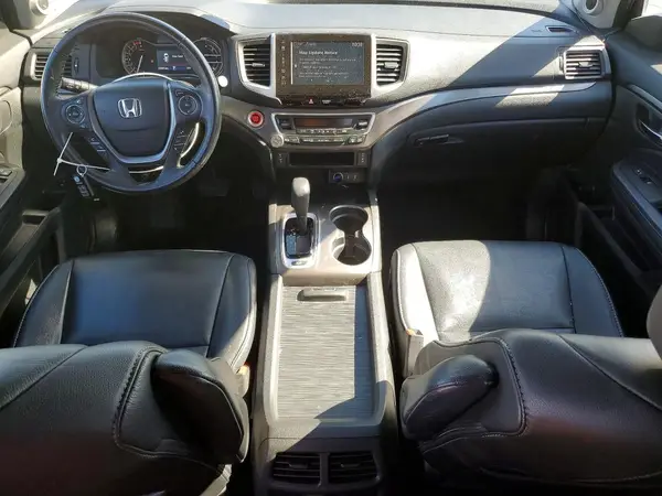 5FNYF6H72JB005483 2018 HONDA PILOT - Image 8