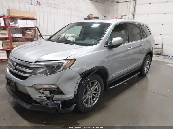 5FNYF6H72JB063660 2018 HONDA PILOT - Image 2