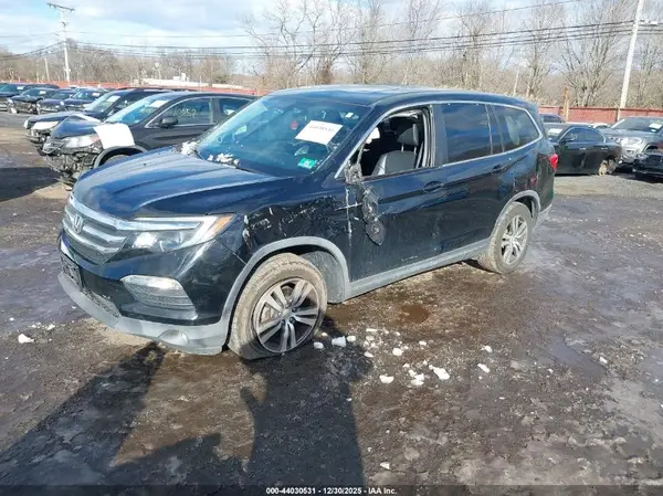 5FNYF6H73HB002974 2017 HONDA PILOT - Image 2