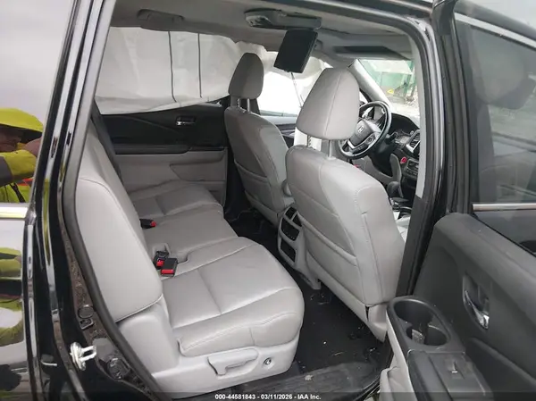 5FNYF6H73HB045825 2017 HONDA PILOT - Image 8