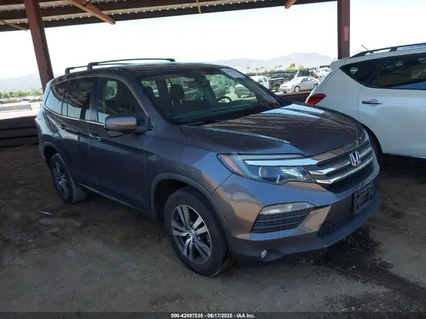 5FNYF6H73HB104405 2017 HONDA PILOT - Image 1
