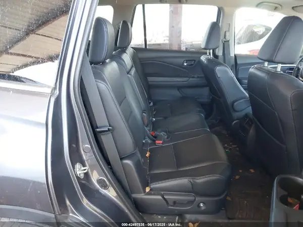 5FNYF6H73HB104405 2017 HONDA PILOT - Image 8
