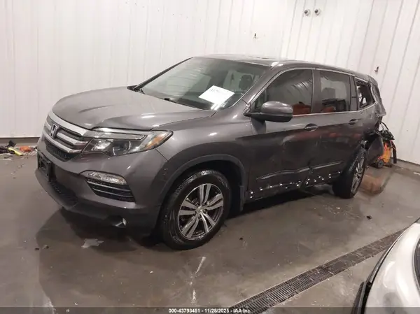 5FNYF6H73JB045796 2018 HONDA PILOT - Image 2