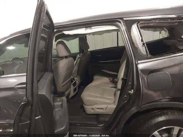 5FNYF6H73JB045796 2018 HONDA PILOT - Image 8