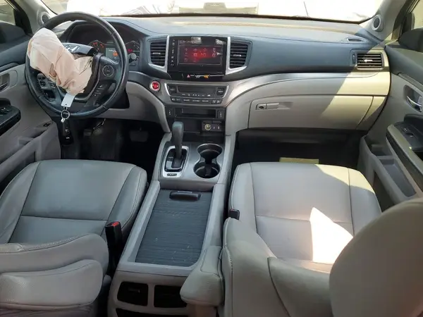 5FNYF6H73JB053901 2018 HONDA PILOT - Image 8