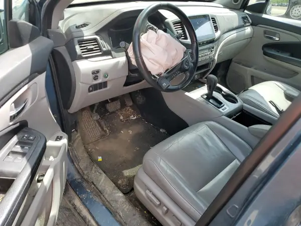 5FNYF6H74HB002272 2017 HONDA PILOT - Image 8