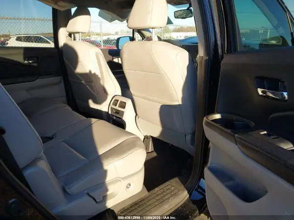 5FNYF6H75GB106512 2016 HONDA PILOT - Image 8
