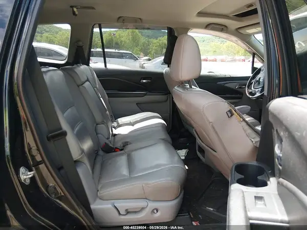 5FNYF6H75HB006086 2017 HONDA PILOT - Image 8