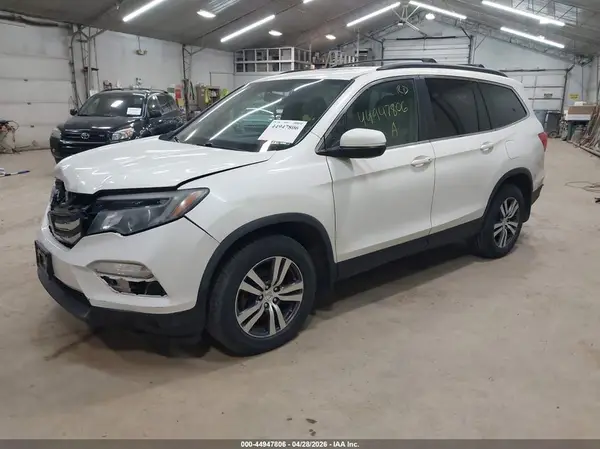 5FNYF6H75HB058320 2017 HONDA PILOT - Image 2