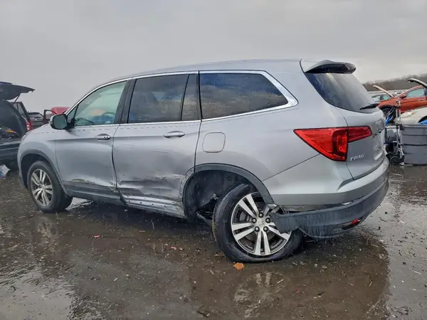 5FNYF6H75JB006000 2018 HONDA PILOT - Image 2