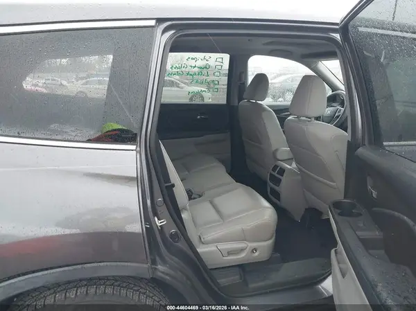 5FNYF6H75JB062468 2018 HONDA PILOT - Image 8