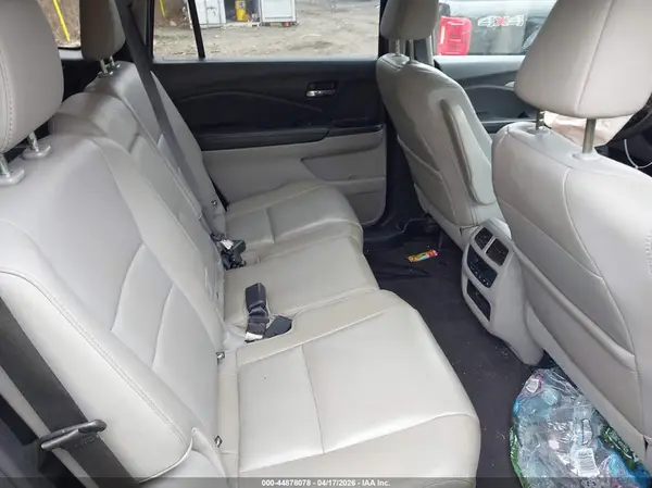 5FNYF6H76HB055751 2017 HONDA PILOT - Image 8