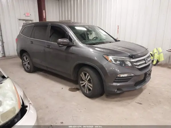 5FNYF6H76JB005955 2018 HONDA PILOT - Image 1