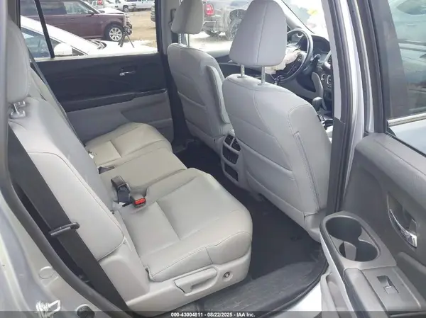 5FNYF6H76JB035649 2018 HONDA PILOT - Image 8