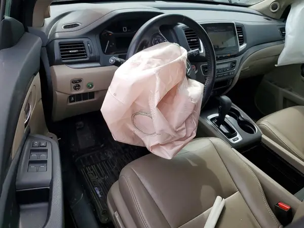 5FNYF6H76JB049955 2018 HONDA PILOT - Image 8