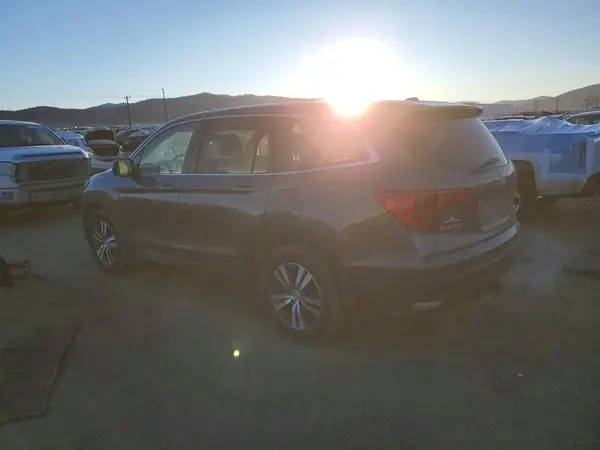 5FNYF6H76JB050281 2018 HONDA PILOT - Image 2
