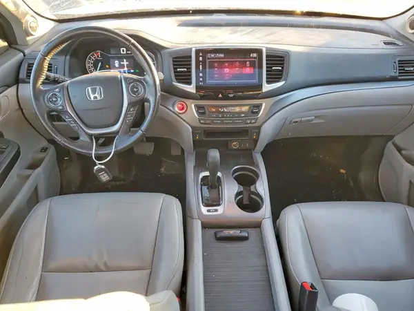 5FNYF6H76JB050281 2018 HONDA PILOT - Image 8