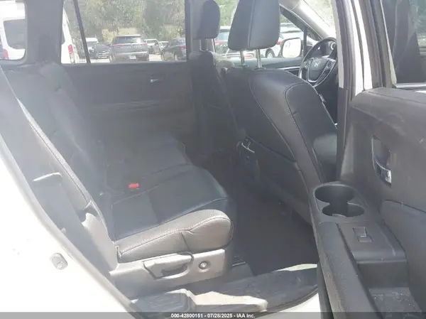 5FNYF6H77HB017722 2017 HONDA PILOT - Image 8