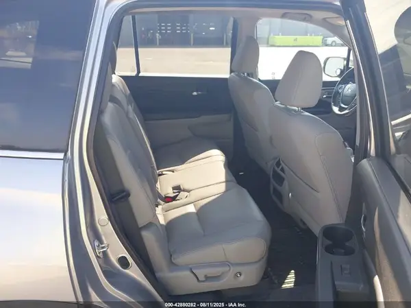 5FNYF6H77HB069321 2017 HONDA PILOT - Image 8