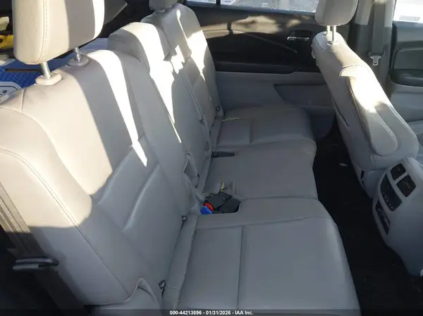 5FNYF6H77JB005110 2018 HONDA PILOT - Image 8