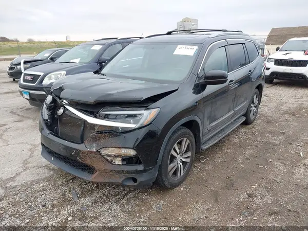5FNYF6H77JB009464 2018 HONDA PILOT - Image 2