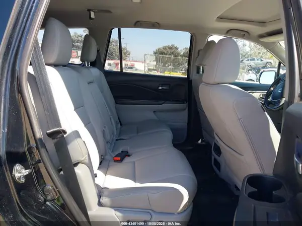 5FNYF6H77JB049916 2018 HONDA PILOT - Image 8