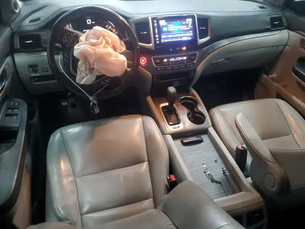 5FNYF6H78HB002176 2017 HONDA PILOT - Image 8