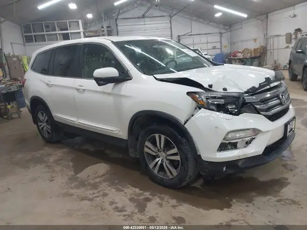 5FNYF6H78JB000563 2018 HONDA PILOT - Image 1
