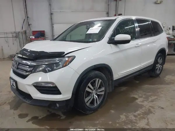 5FNYF6H78JB000563 2018 HONDA PILOT - Image 2