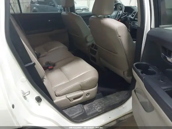 5FNYF6H78JB000563 2018 HONDA PILOT - Image 8