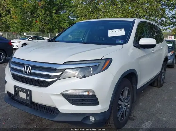 5FNYF6H78JB020098 2018 HONDA PILOT - Image 2