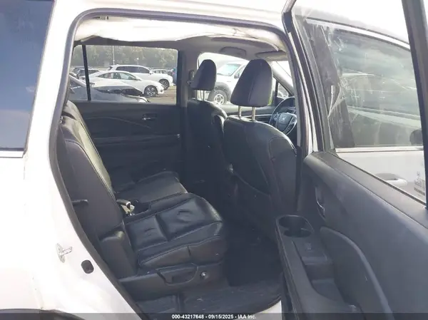 5FNYF6H78JB020098 2018 HONDA PILOT - Image 8