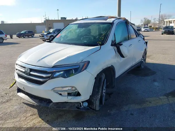 5FNYF6H78JB504384 2018 HONDA PILOT - Image 2