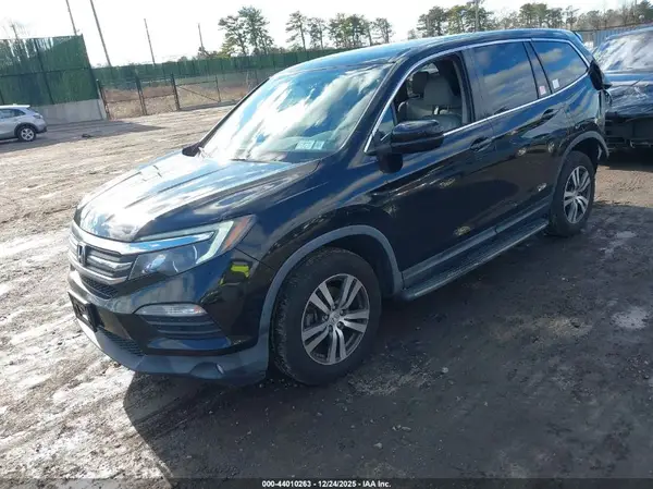 5FNYF6H79HB027877 2017 HONDA PILOT - Image 2