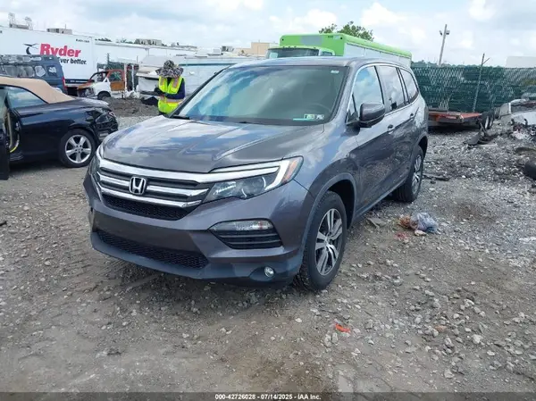 5FNYF6H79HB028575 2017 HONDA PILOT - Image 2