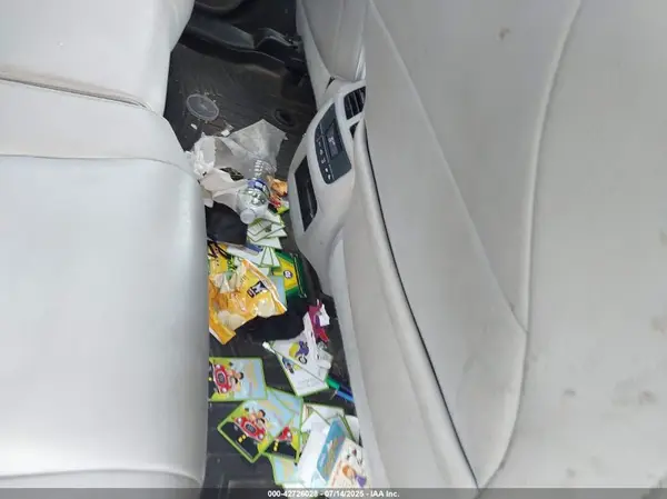 5FNYF6H79HB028575 2017 HONDA PILOT - Image 8