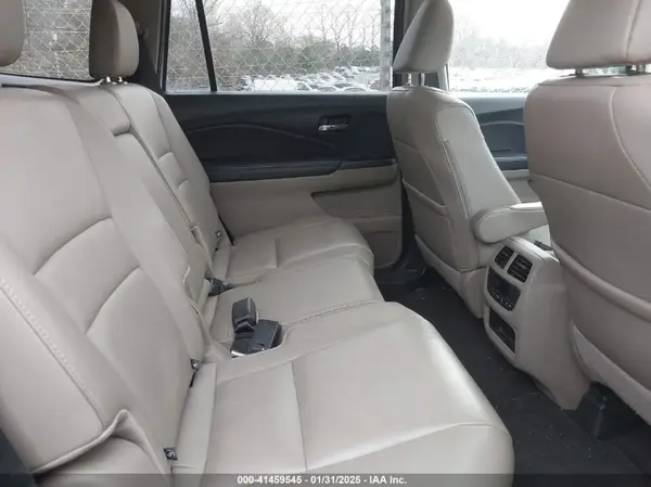5FNYF6H79JB029229 2018 HONDA PILOT - Image 8