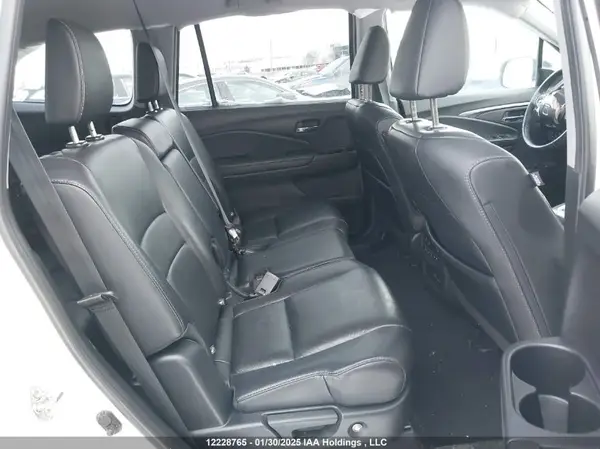 5FNYF6H79JB504507 2018 HONDA PILOT - Image 8