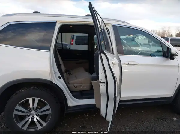 5FNYF6H7XGB109910 2016 HONDA PILOT - Image 8