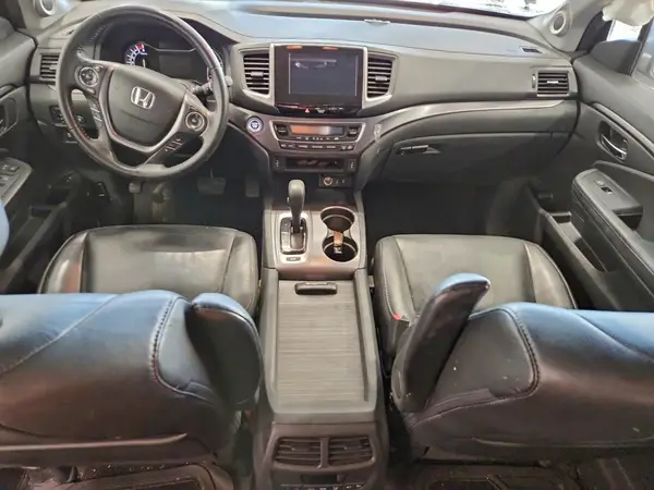 5FNYF6H7XHB007105 2017 HONDA PILOT - Image 8