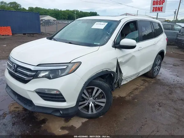 5FNYF6H7XHB010456 2017 HONDA PILOT - Image 2