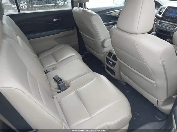 5FNYF6H7XHB010456 2017 HONDA PILOT - Image 8