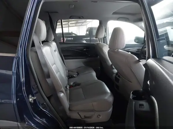 5FNYF6H7XHB012000 2017 HONDA PILOT - Image 8