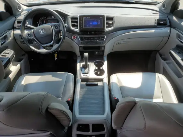 5FNYF6H7XHB045398 2017 HONDA PILOT - Image 8
