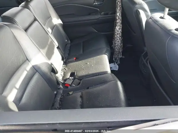 5FNYF6H7XHB048267 2017 HONDA PILOT - Image 8