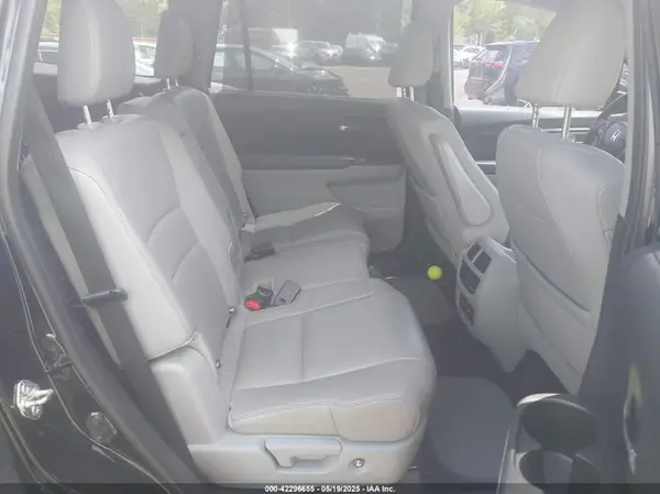 5FNYF6H80HB004271 2017 HONDA PILOT - Image 8