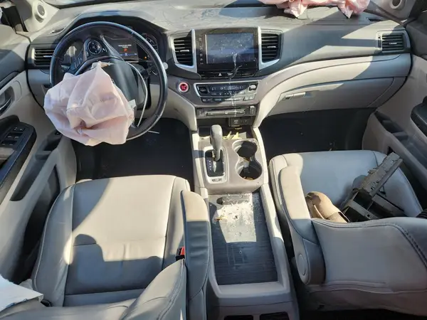 5FNYF6H81HB058825 2017 HONDA PILOT - Image 8