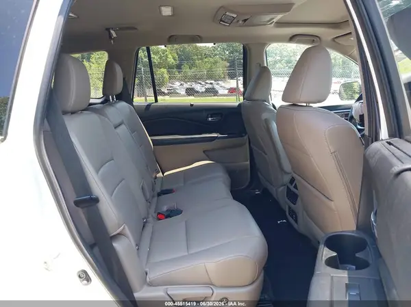 5FNYF6H82GB040557 2016 HONDA PILOT - Image 8